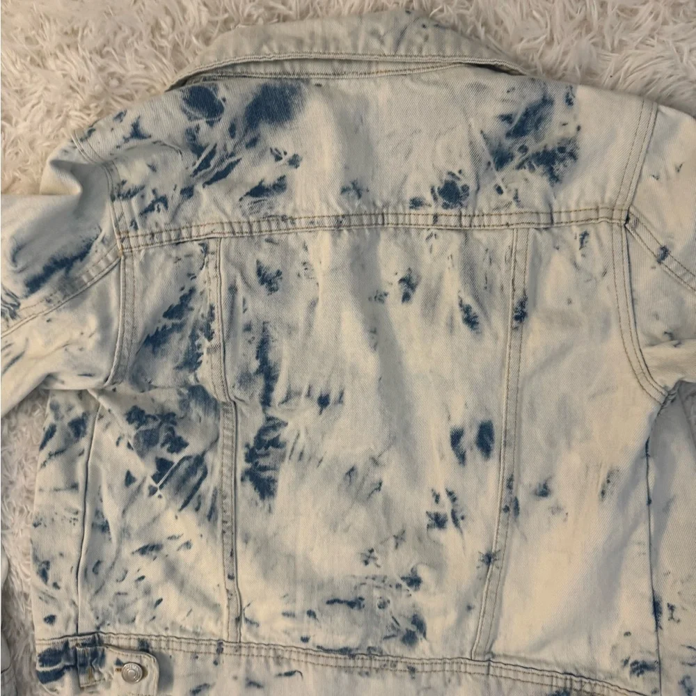 Free People Rumors Jones Tie Dye Blue Denim Jean Jacket Size XS EXTRA SMALL - Picture 10 of 10